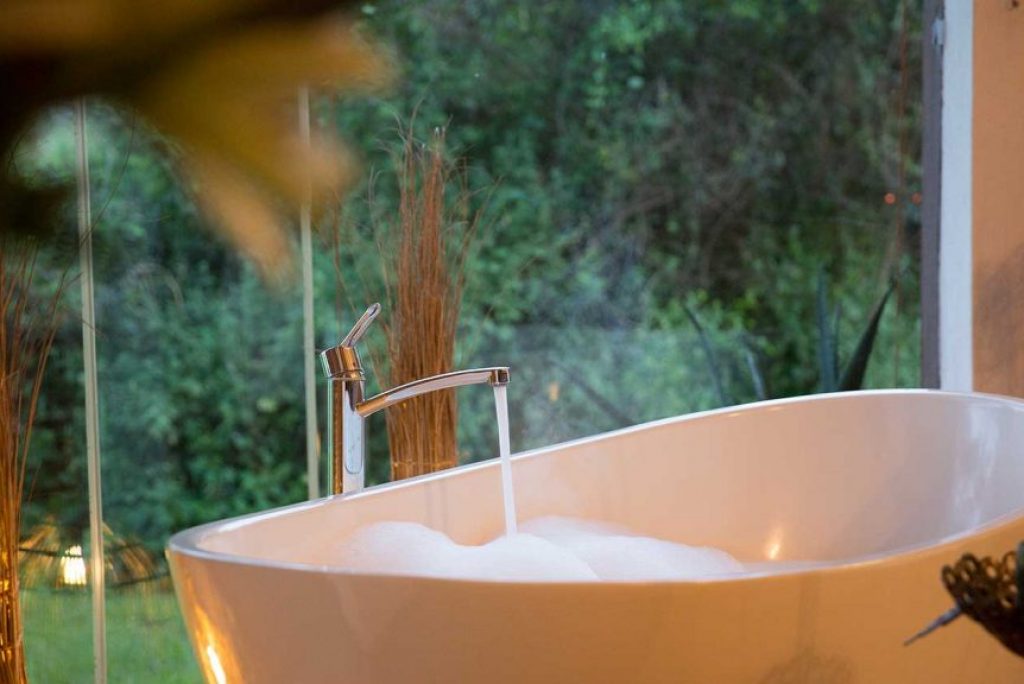 Discover beautiful romantic hideaways. Explore luxury accommodations, breathtaking views, romantic escapes, and memorable experiences.