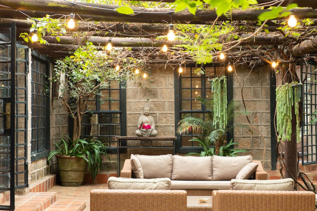 Traveling with Young Kids: Family travel tips, child-friendly destinations, travel with toddlers, family vacation ideas.