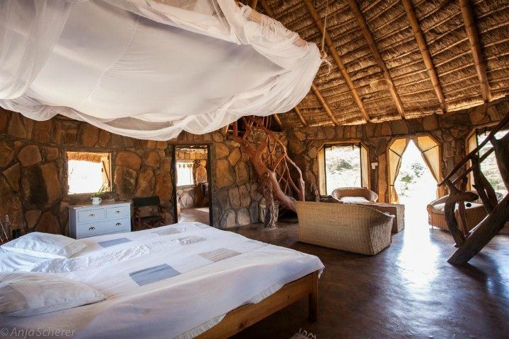 El Karama Laikipia hotel review. Discover luxury accommodations, wildlife experiences, amenities, and stunning landscapes in Kenya.