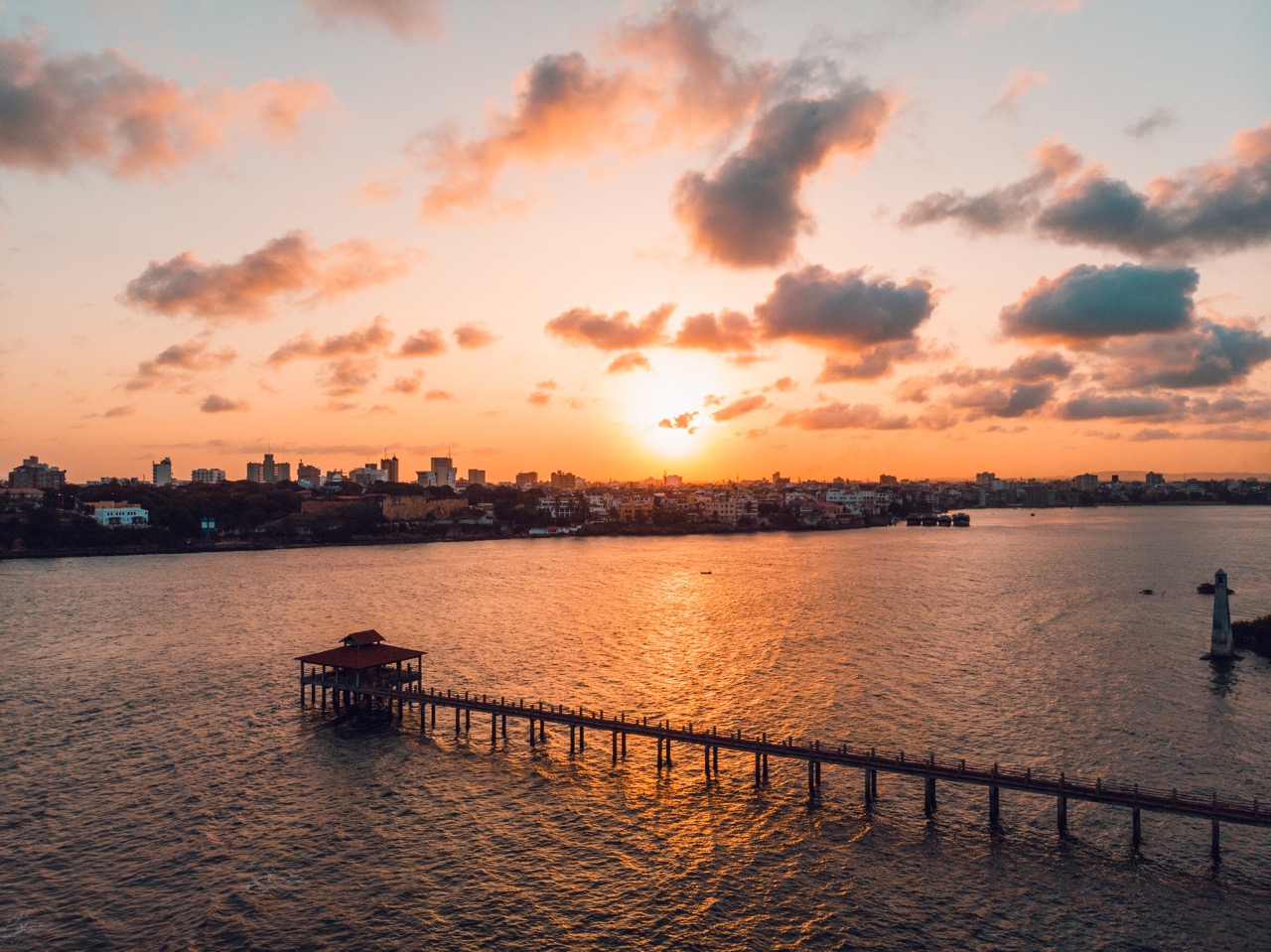 beautiful-view-of-of-the-city-by-the-sea-under-the-2023-01-19-20-55-48-utc Large
